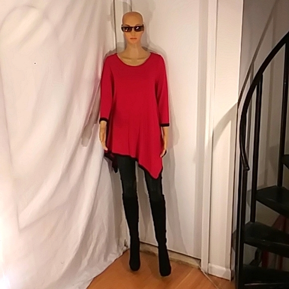 NWT Chelsea & Theodore Red and Black Horizontal Top. - Picture 10 of 10